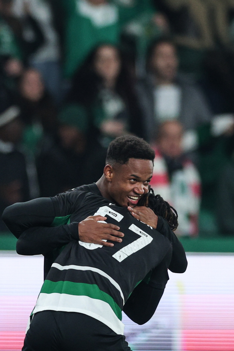 九游-本菲卡发布备战花絮,赛前豪取连胜,法国杯任务艰巨,高层口径保持一致-九游